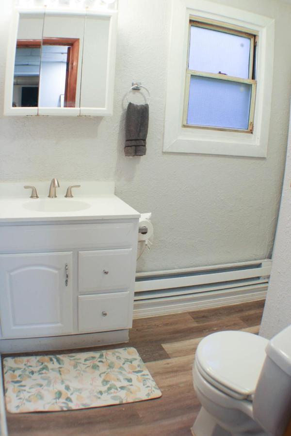 California Ave - 2 Bedroom - Home Away From Home! Pittsburgh Exteriör bild