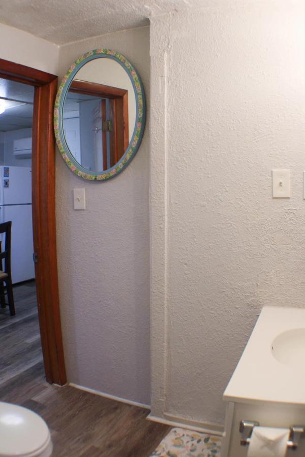 California Ave - 2 Bedroom - Home Away From Home! Pittsburgh Exteriör bild