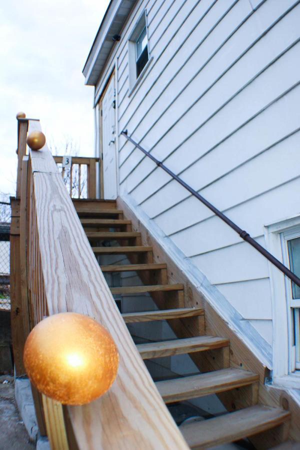 California Ave - 2 Bedroom - Home Away From Home! Pittsburgh Exteriör bild