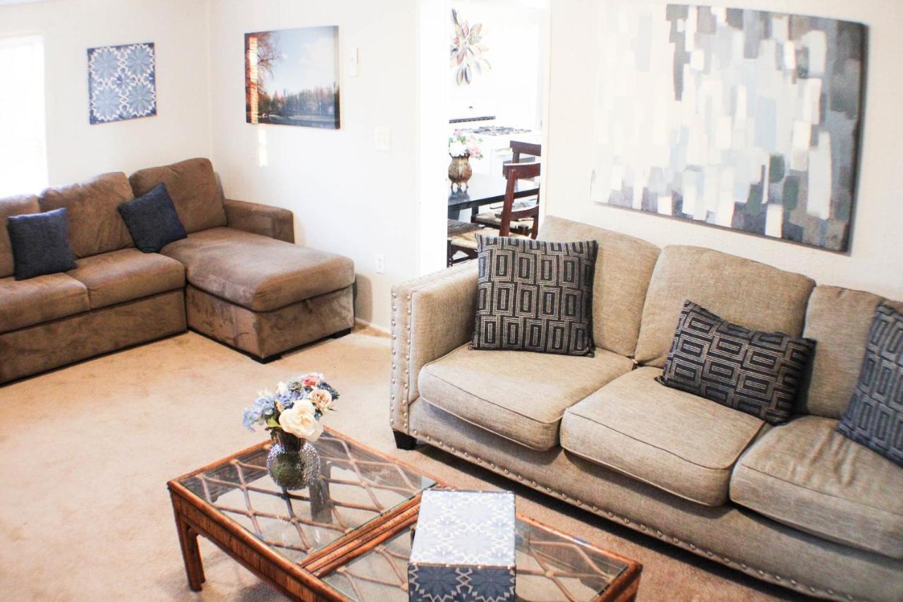 California Ave - 2 Bedroom - Home Away From Home! Pittsburgh Exteriör bild