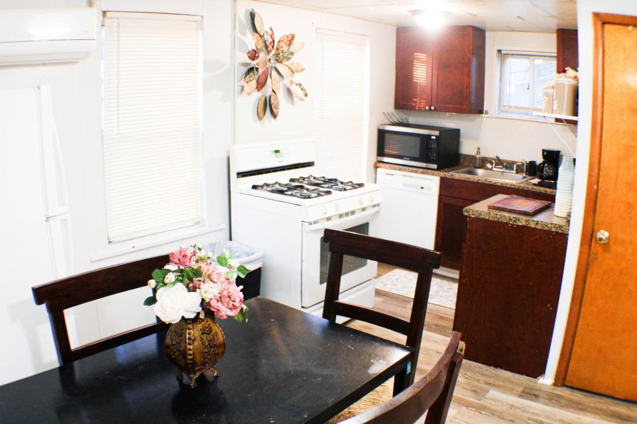 California Ave - 2 Bedroom - Home Away From Home! Pittsburgh Exteriör bild
