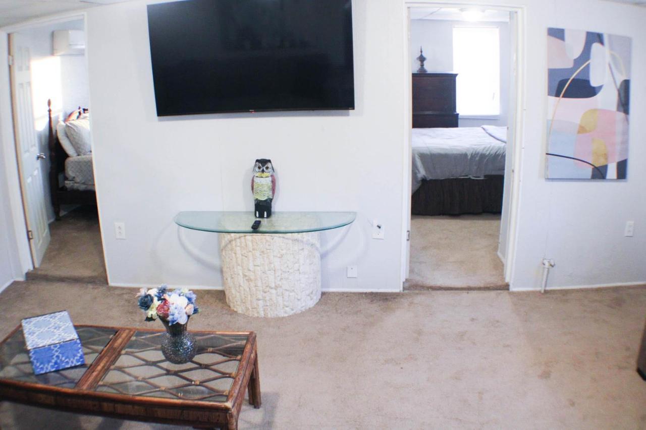 California Ave - 2 Bedroom - Home Away From Home! Pittsburgh Exteriör bild