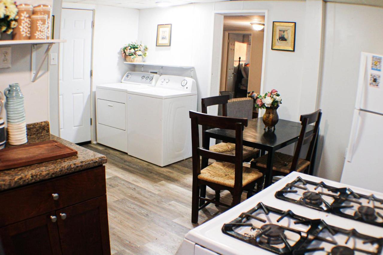California Ave - 2 Bedroom - Home Away From Home! Pittsburgh Exteriör bild