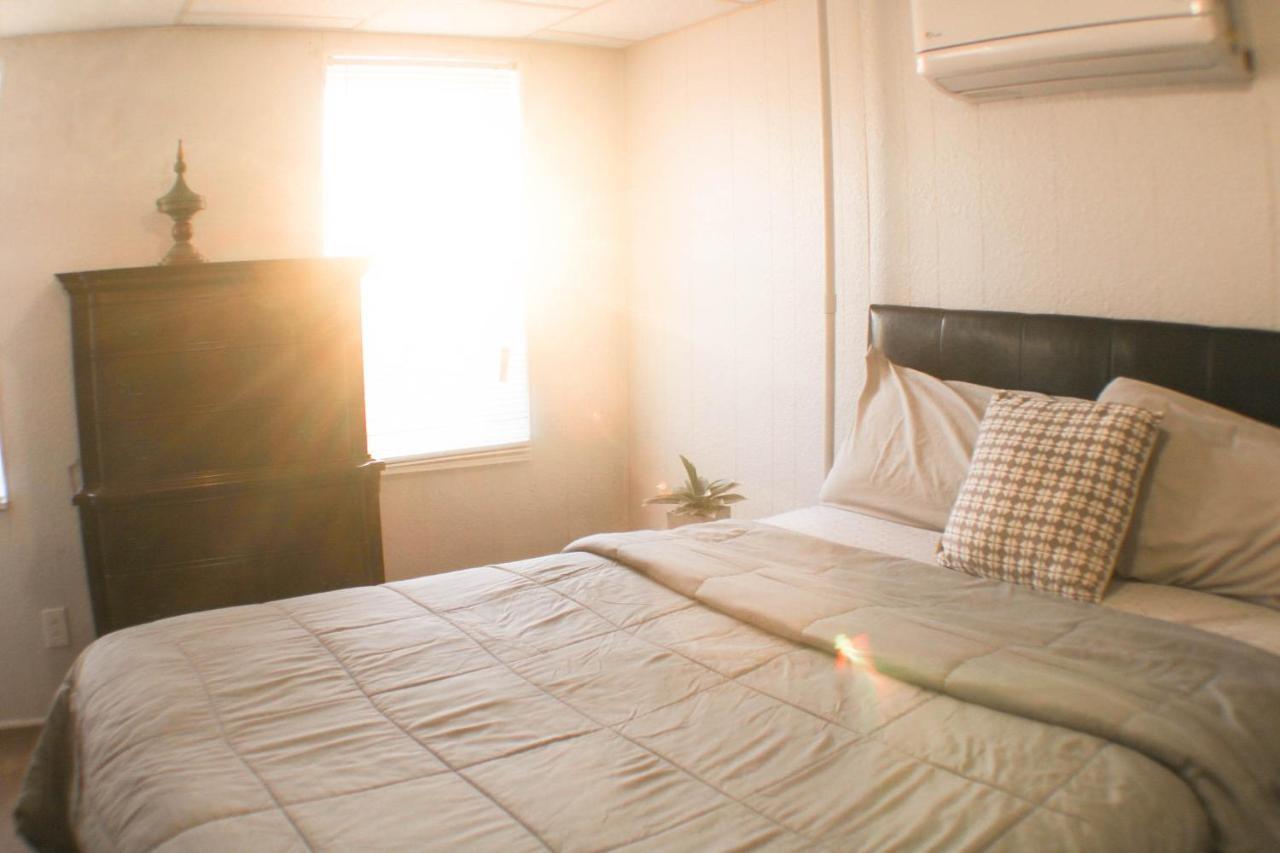 California Ave - 2 Bedroom - Home Away From Home! Pittsburgh Exteriör bild