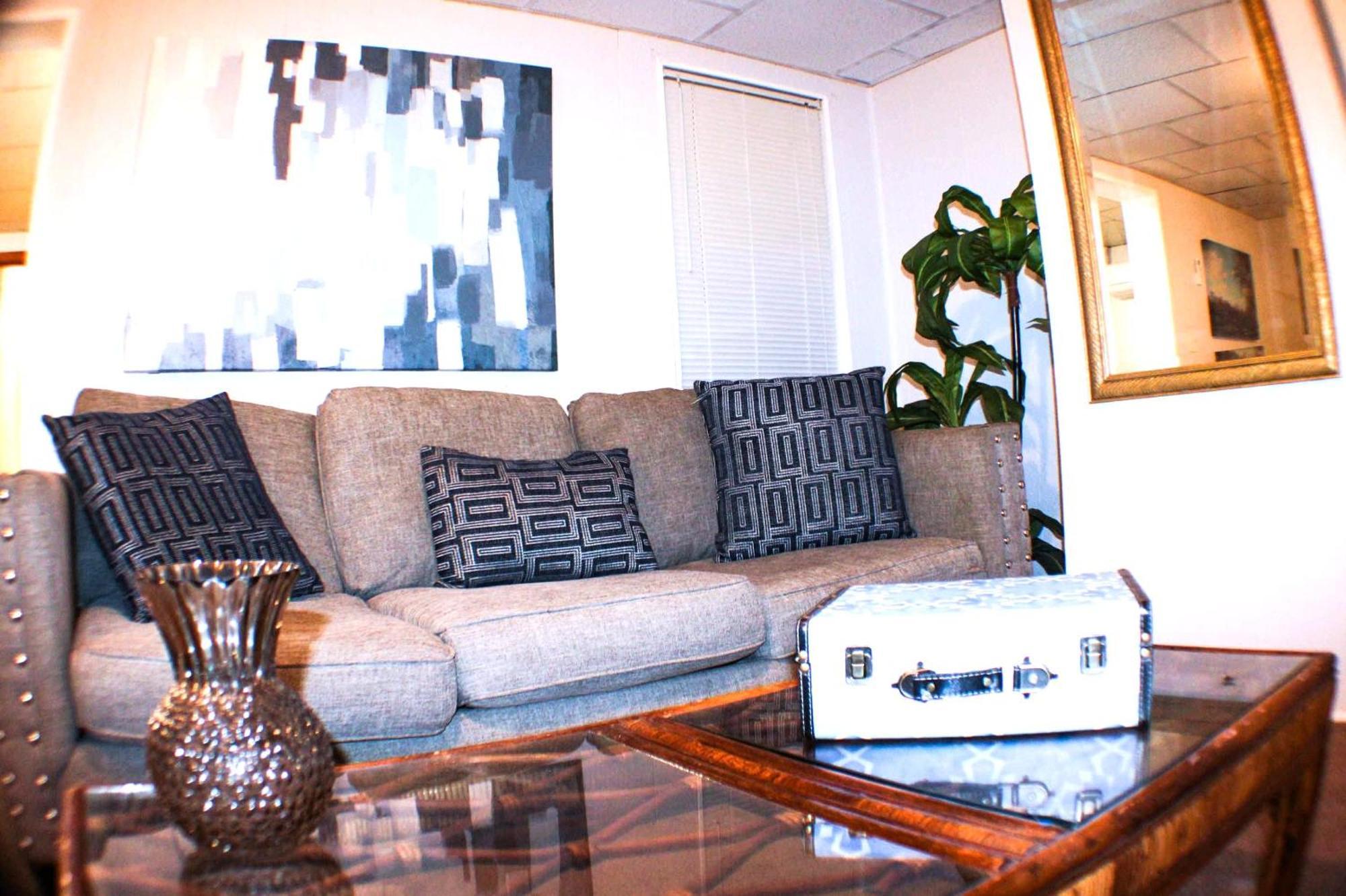 California Ave - 2 Bedroom - Home Away From Home! Pittsburgh Exteriör bild